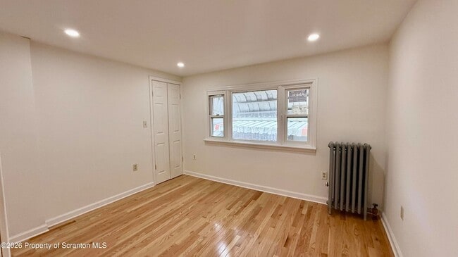 Building Photo - 140 Sand St