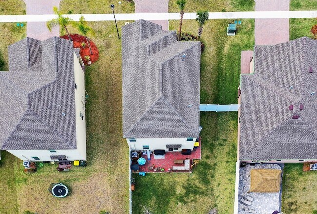Building Photo - 760 Carlyle Wy
