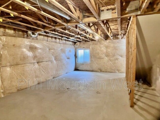 Building Photo - 269 E Ellen Ln