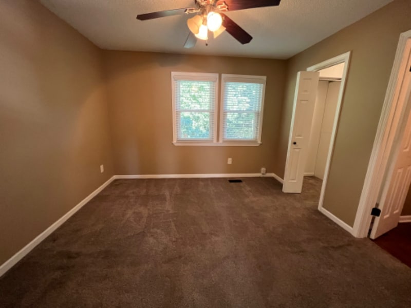 Building Photo - 3344 Oak Trees Ct