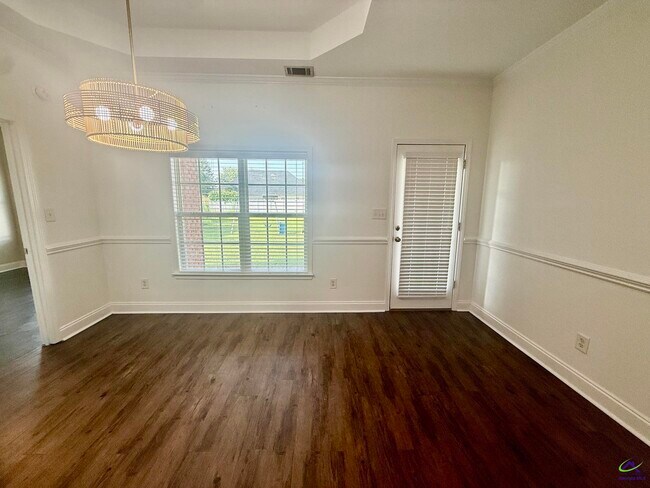 Building Photo - 634 Post Oak Way
