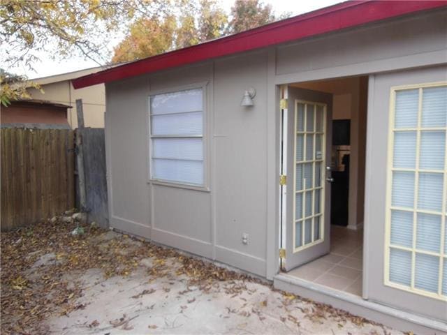 Building Photo - 902 Wandering Way Dr