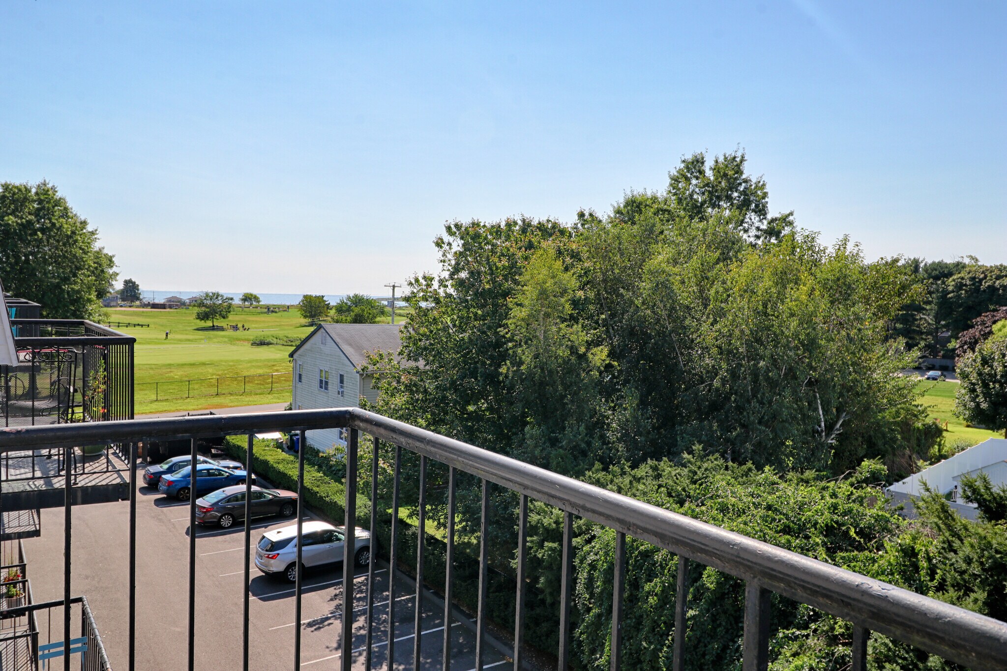 Building Photo - 155 Short Beach Rd