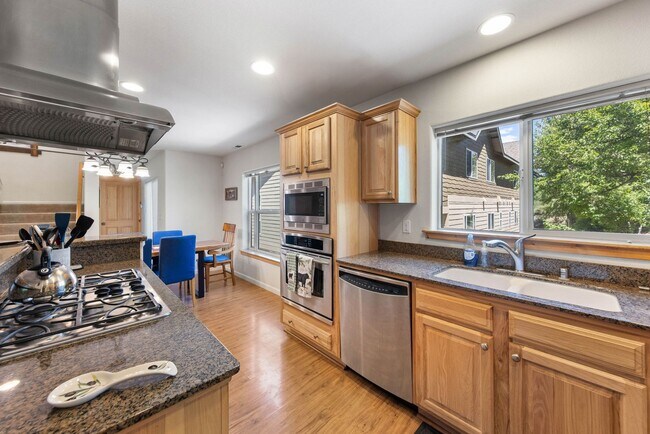 Building Photo - 10101 Kudu Ct