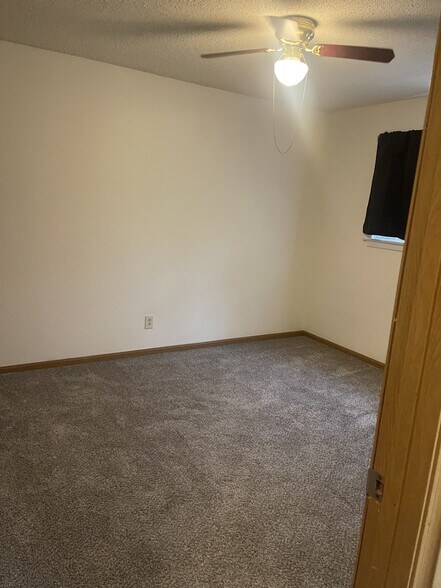 Building Photo - 1615 Sylvan Ln