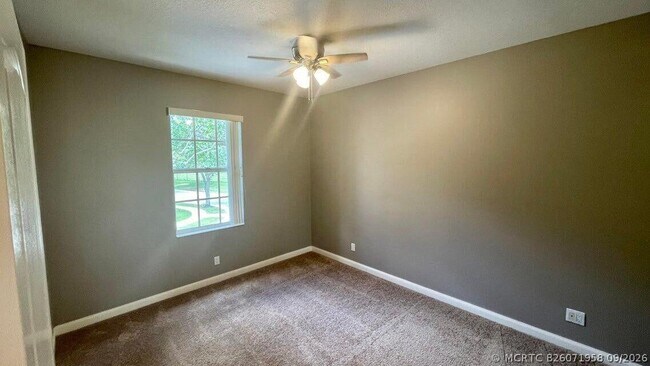 Building Photo - 2039 Tarpon Lake Way