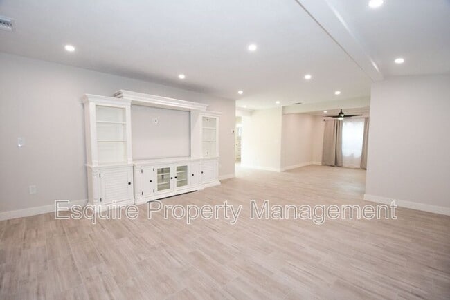 Building Photo - 522 N 12th St