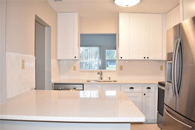 Building Photo - 1906 Canterbury Ln