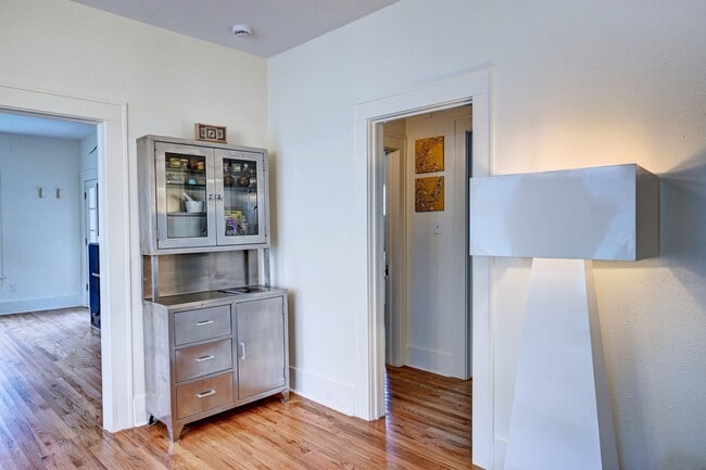 Building Photo - 3715 Avenue S 1/2