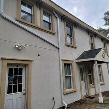 Building Photo - 1029-1029 Beekman Rd