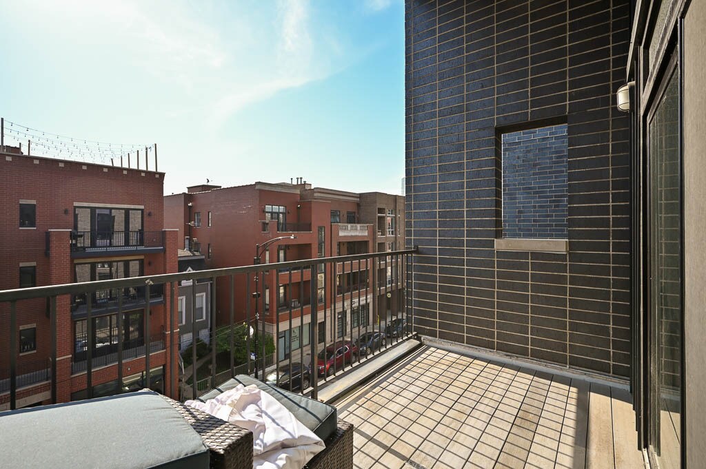 Building Photo - 2512 N Halsted St