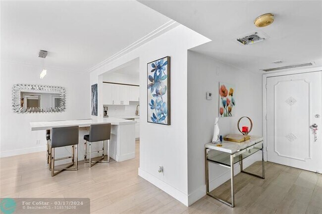 Building Photo - 3850 Galt Ocean Dr