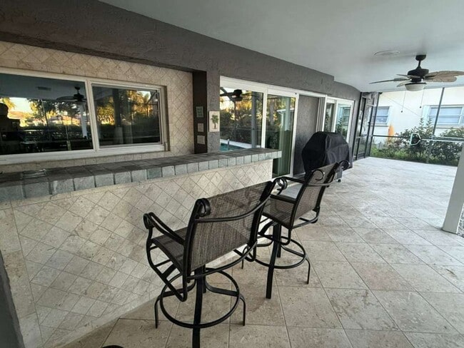 Building Photo - 4 Bed + Den and 3 Bath 2,093 Sq Ft Pet-Friendly