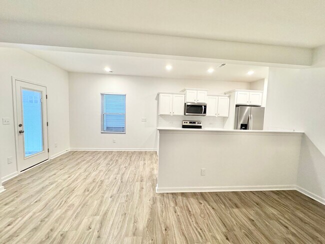 Building Photo - 3bd/2.5bth Paired Home near I-40 and I-77 Georgetown community in Statesville