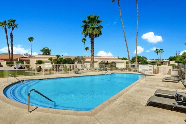 Building Photo - 80071 Palm Cir Dr