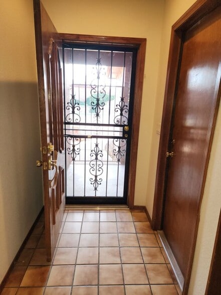 Building Photo - 9335 Admiral Lowell Pl NE