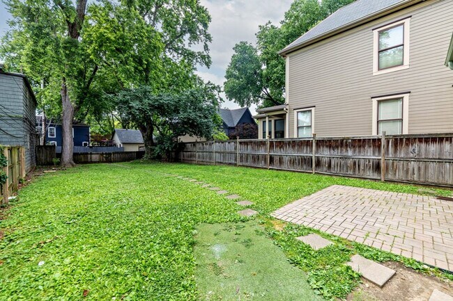 Building Photo - Short North / Victorian Village Stunning Single Family House!