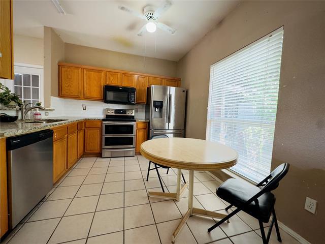 Building Photo - 3838 Brandon Park Dr