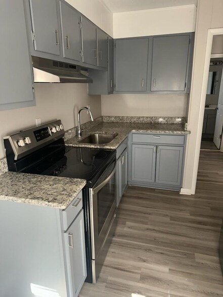 Building Photo - 208 Cloverleaf Dr