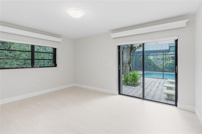 Building Photo - 11028 SW 77th Ct Cir