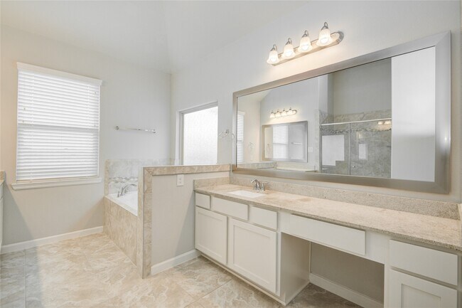 Building Photo - 9624 Cambridge Manor Ln