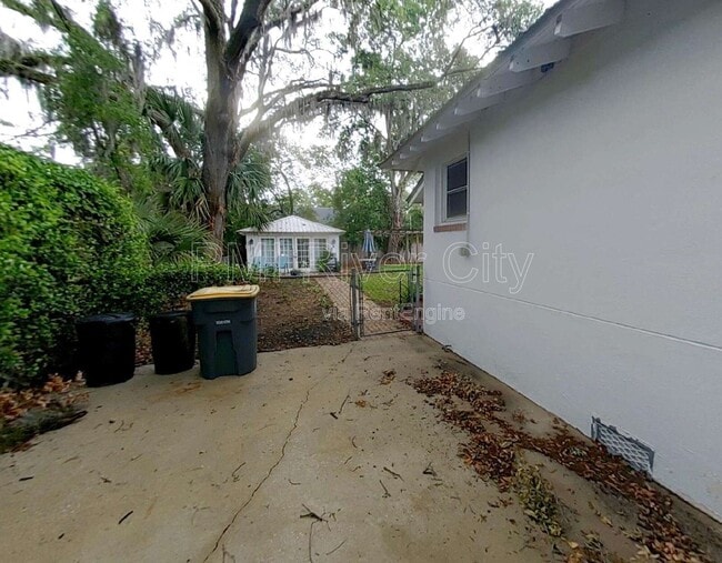 Building Photo - 1543 Peachtree Cir N