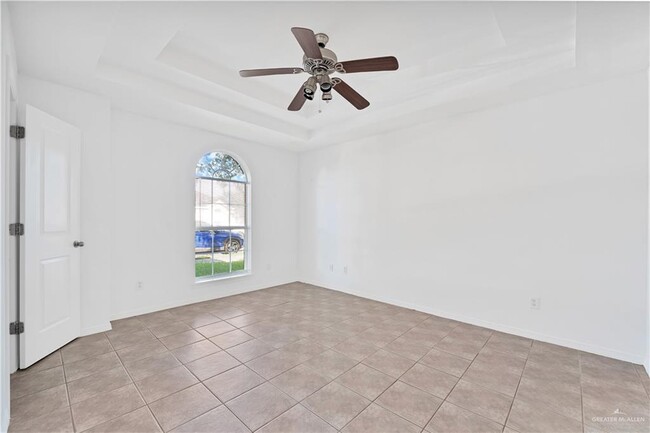 Building Photo - 3600 Sheraton Ave