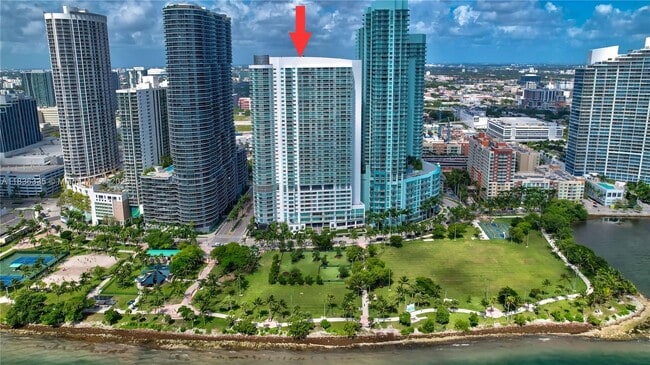 Building Photo - 1800 N Bayshore Dr