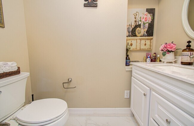 Building Photo - 12427 Shadycrest Dr