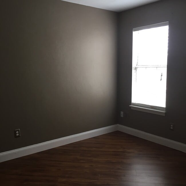 Building Photo - Northridge