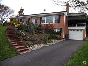 Building Photo - Wonderful Home in Prime Location!