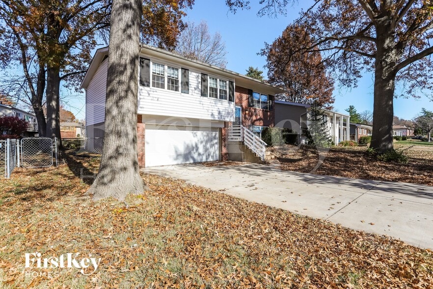 Building Photo - 105 Roland Ave