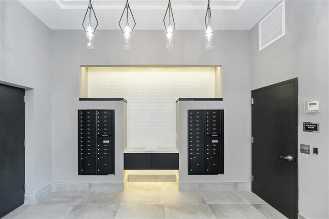 Building Photo - 119 Peter St