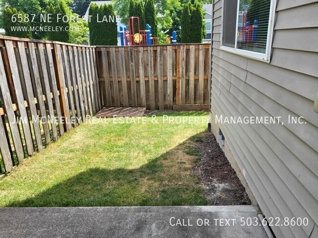 Building Photo - 6587 NE Forest Ln