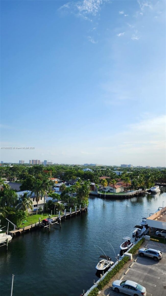 Building Photo - 2500 NE 135th St