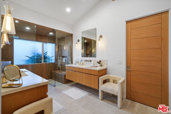 Building Photo - 30479 Morning View Dr