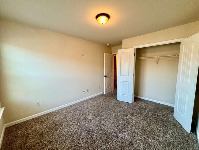 Building Photo - 2723 Morgan Glen Rd NE