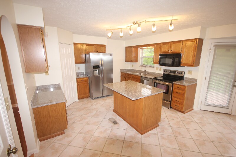 Building Photo - 105 Woodbine Dr