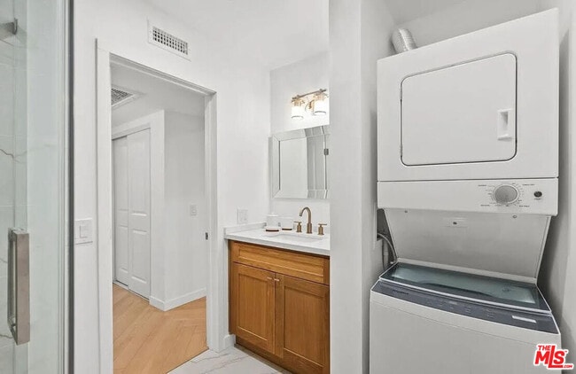 Building Photo - 4710 Park Granada