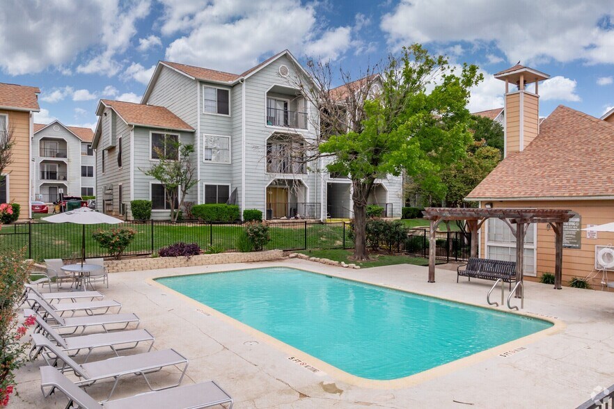 Building Photo - 3631 Callaghan Rd