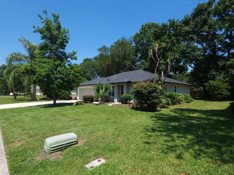 Building Photo - 95180 Twin Oaks Ln