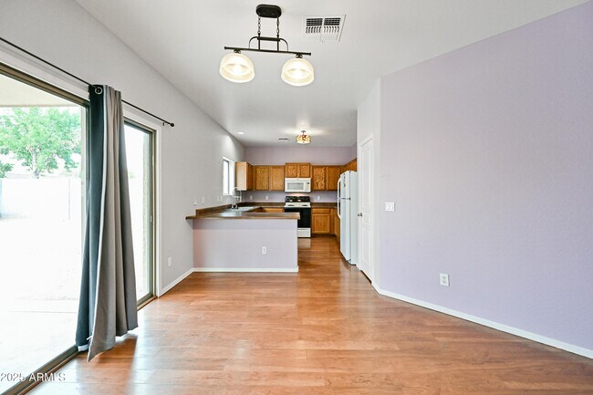 Building Photo - 10950 W Royal Palm Rd