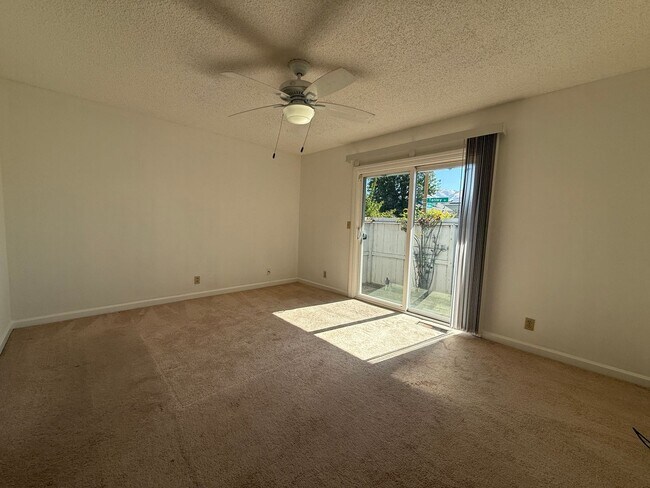 Building Photo - Cozy 3 Bedroom 2 Bath home located conveniently in San Jose
