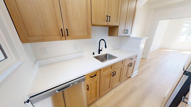 Building Photo - 1047 Bush St