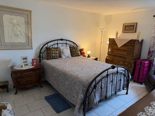 Building Photo - 502 Davis Rd