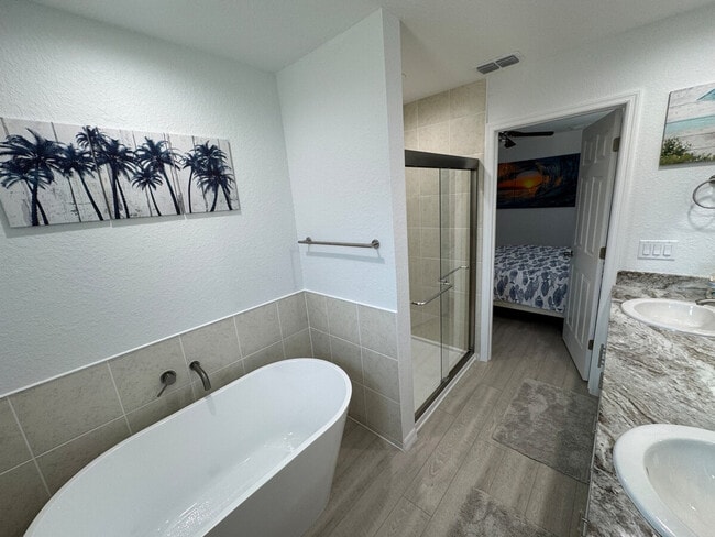 Building Photo - 10200 W Fishbowl Dr