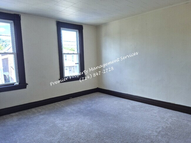 Building Photo - 1708 5th Ave