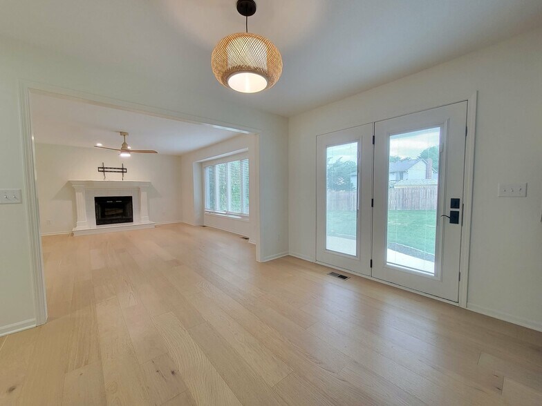 Building Photo - 1532 SE Silkwood Ln