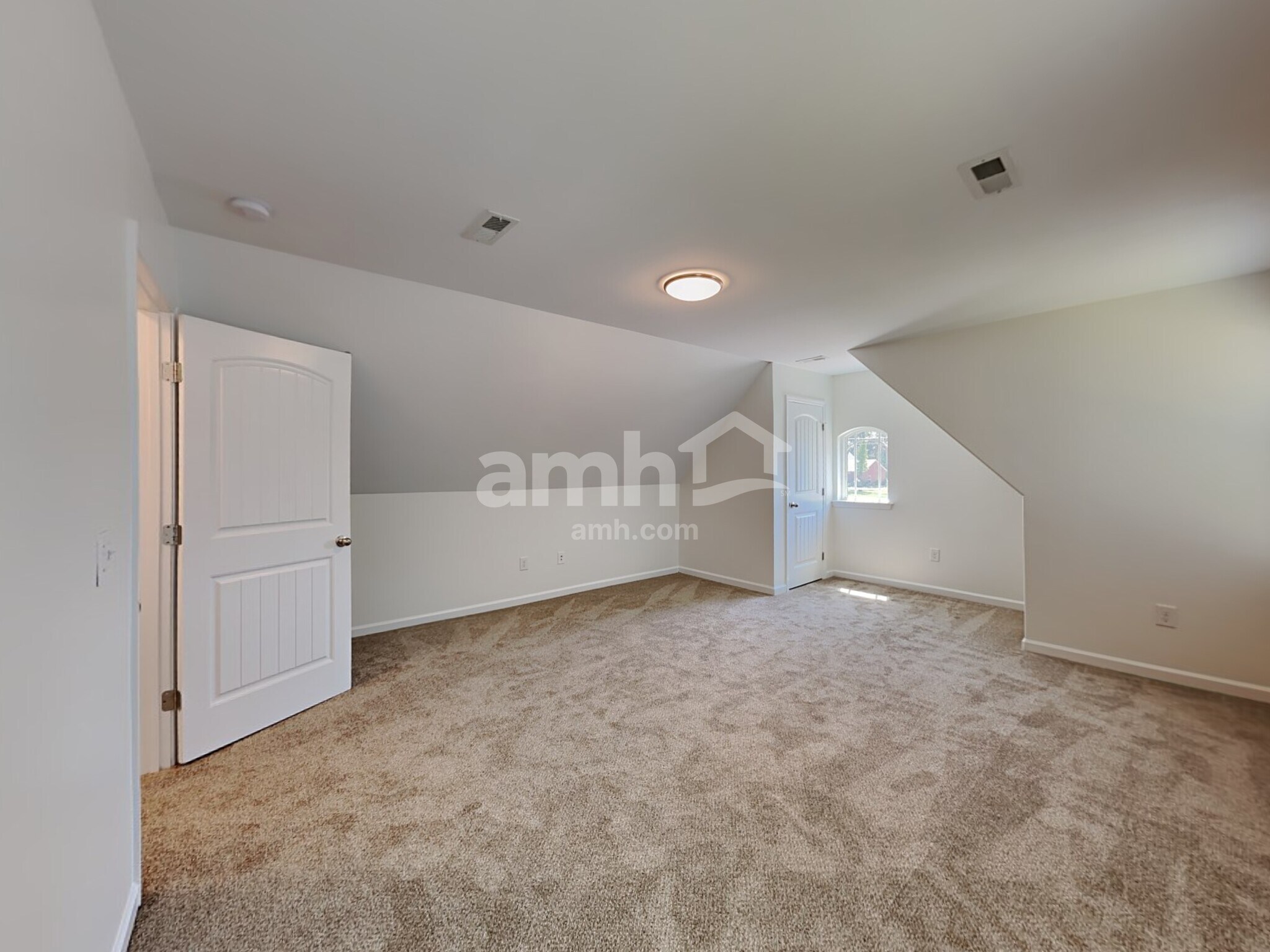 Building Photo - 300 Winding Branch Ct