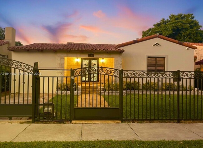 Building Photo - 3069 SW 21st St